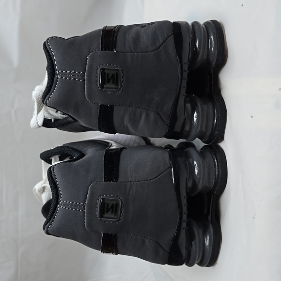 Limited Edition Nike Shox Deliver in White-Black-Dark Grey Size 8.5 with Box - Picture 5 of 11